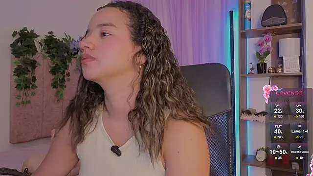 emilyrouxe's Live XXX Chat