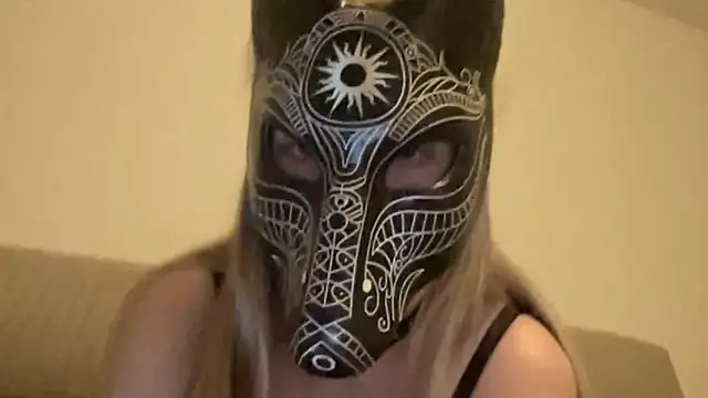 AlunaX live XXX chat