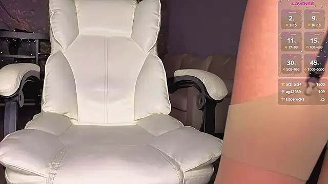 miss_long_legs' Live XXX Chat