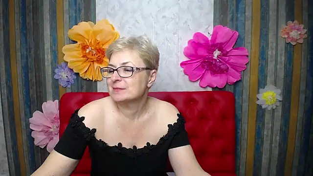 EmiliaGree Chat XXX live