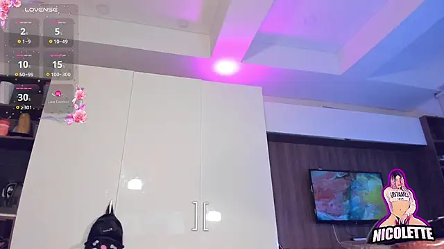 nicolette_tay – Kamerová šou