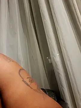 Chat +18 de SWEETDOLLY29XX ao vivo