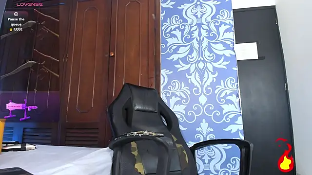 magnus_serket élő XXX-chatje