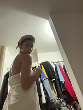 Ameellie Adlı Modelin Canlı XXX Sohbeti