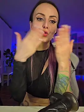 AnnaMaria- Adlı Modelin Canlı XXX Sohbeti