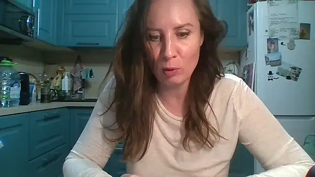 ALICAINWONDERLAND Adlı Modelin Canlı XXX Sohbeti