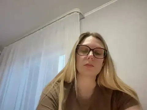 NikexPretty Adlı Modelin Canlı XXX Sohbeti