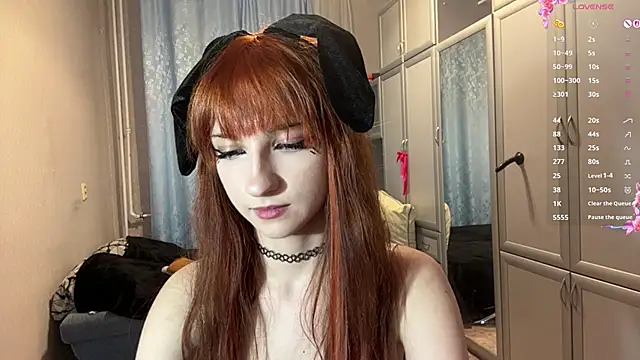 UrBabeLuna's Live XXX Chat