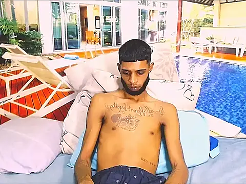 CharmingIndian1 élő XXX-chatje