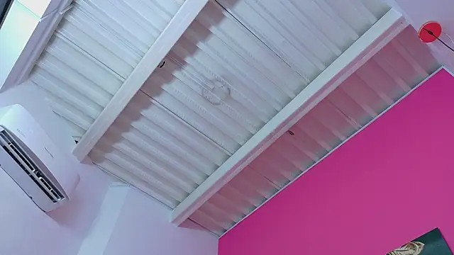 littlee_emilyy_ Adlı Modelin Canlı XXX Sohbeti