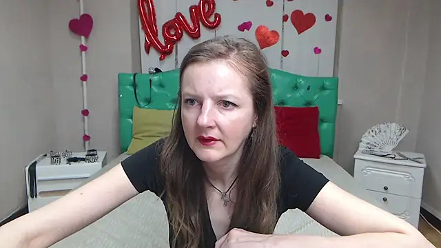 دردشة MeganPirs الجنسية المباشرة