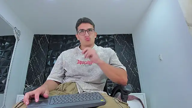 دردشة JeffDaltton الجنسية المباشرة