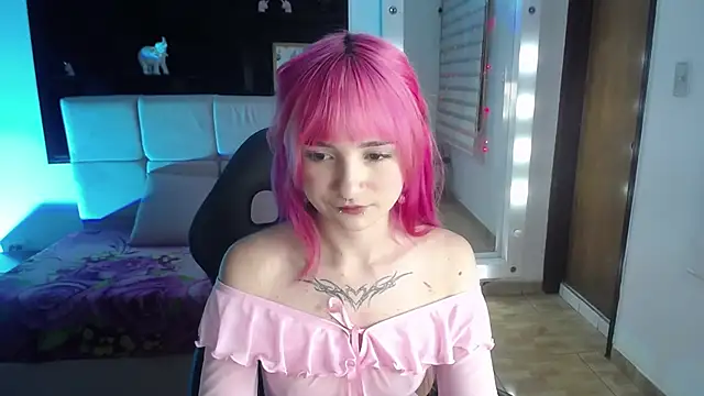 _Charlotte_Collins_ Show Webcam