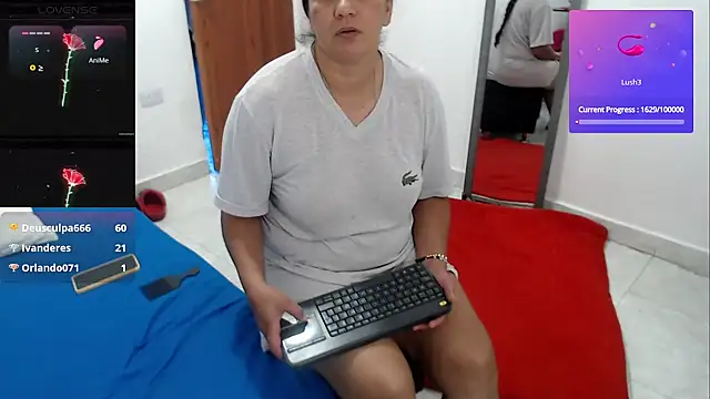 دردشة LAURA_Foxht الجنسية المباشرة