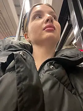 KrisMagnoly Chat XXX in diretta