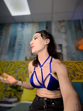 SweetieSinXXX: вебкам-шоу