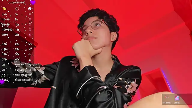 laura-hills18 Live XXX-Chat