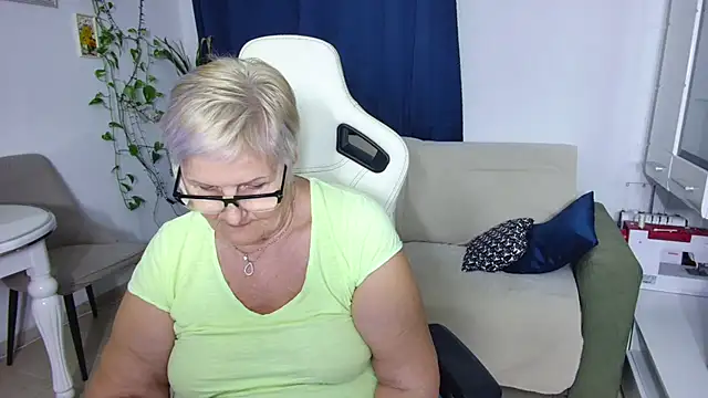 Selenna57's Live XXX Chat