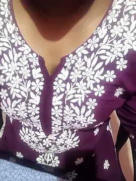 Chat +18 de Tamil-riya ao vivo