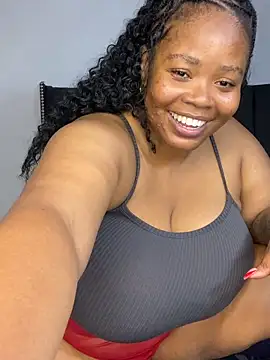 LunaCovennのライブXXXチャット