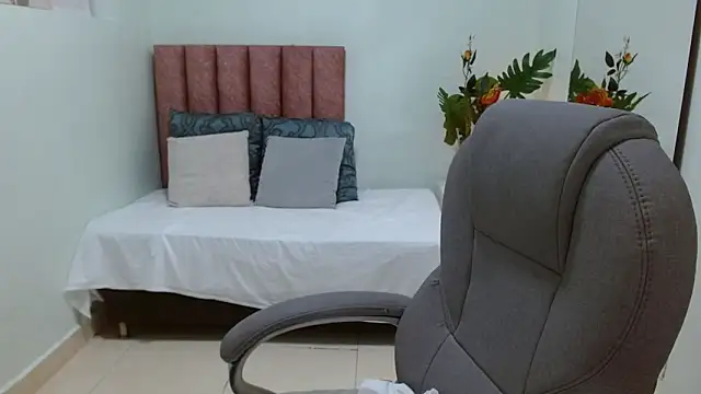 دردشة sophia_hadid الجنسية المباشرة