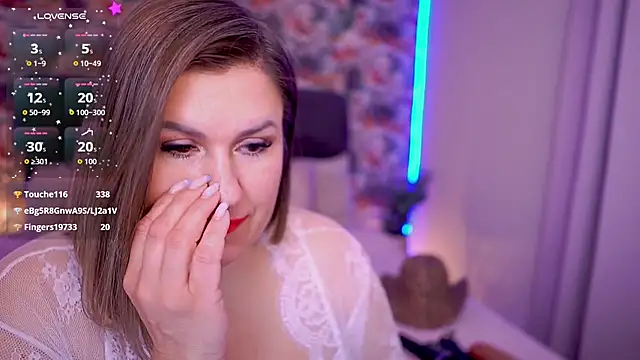 KiraRoxx's Live XXX Chat