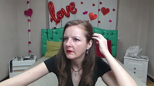 XXX chat uživo modela MeganPirs