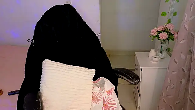 Ariana_girlhots Show in webcam