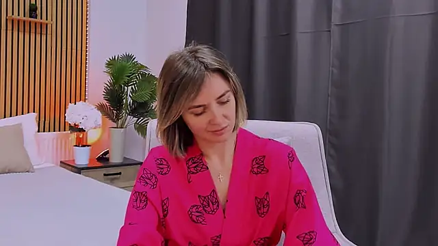 EmeraldGlow élő XXX-chatje