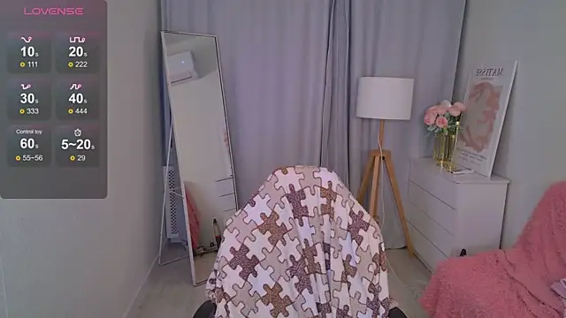 Онлайн чат XXX LovelyJessie