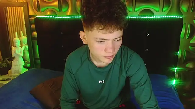 cruz_dante: διαδικτυακό σόου στην κάμερα