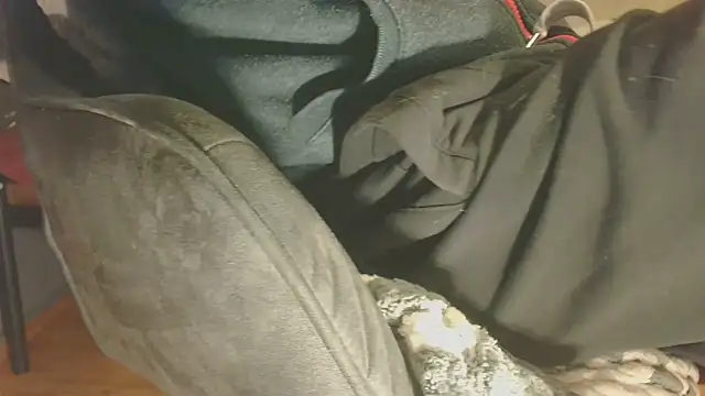 T0Yforeskin webkamerás műsora