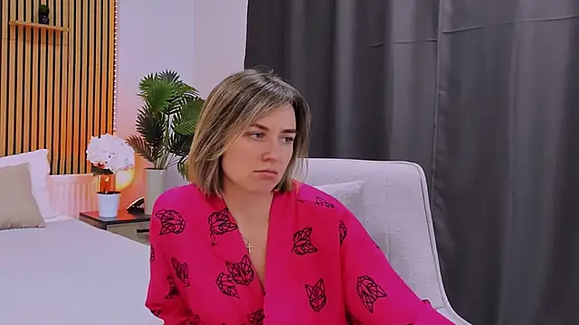 EmeraldGlow Chat XXX live