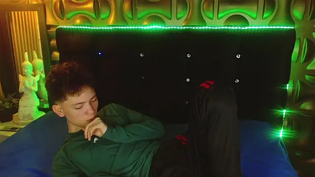 cruz_dante Adlı Modelin Canlı XXX Sohbeti