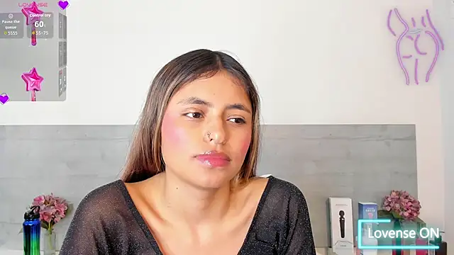 Chat +18 de sunnyWhitee ao vivo