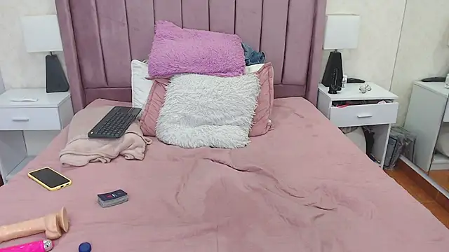 Онлайн чат XXX AriannaAdames