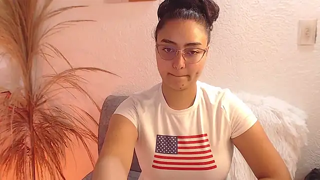 _Kim__M – Naživo XXX chat