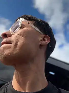 Pokazy przed kamerką – TavoHot_