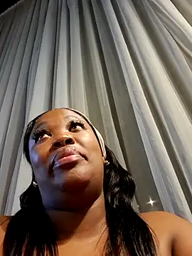 Chat +18 de SWEETDOLLY29XX ao vivo