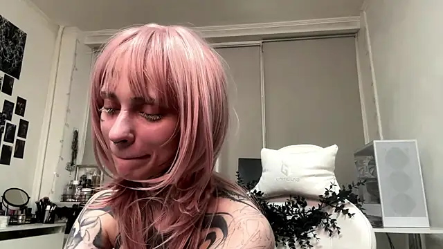 Chatroom XXX en direct de KizzieSherbert