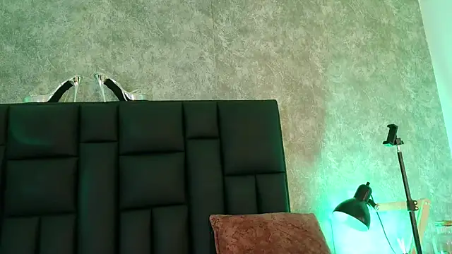 crystaldarliing Adlı Modelin Canlı XXX Sohbeti