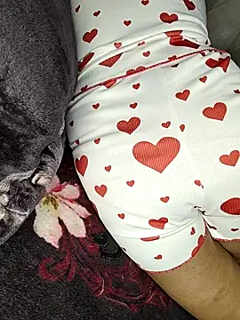 Curvy_Pooja Show in webcam