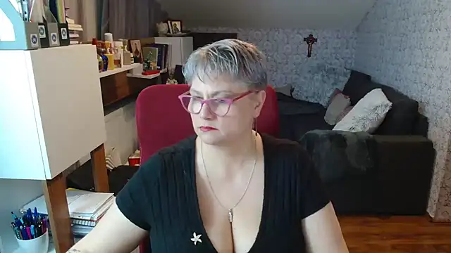 bigtits4you – Naživo XXX chat