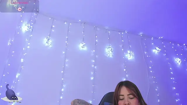 roseliam25's Live XXX Chat