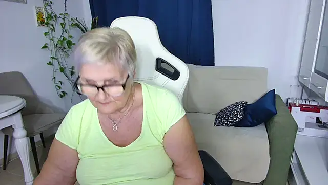 Selenna57's Live XXX Chat