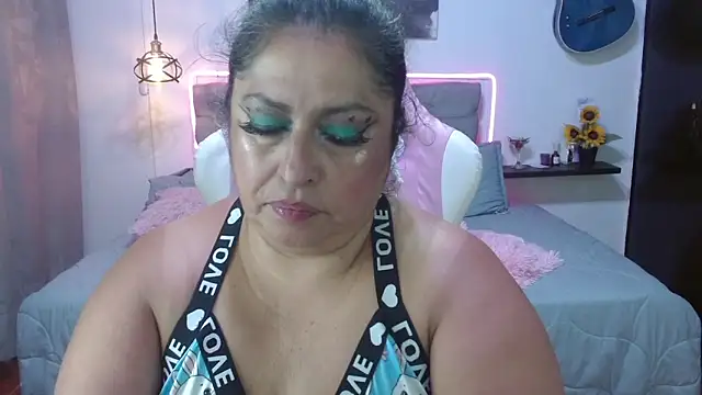 Keyla01_ Adlı Modelin Canlı XXX Sohbeti