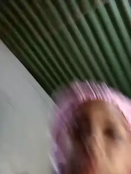 Laura20lopez élő XXX-chatje