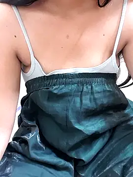 Your_Alina6のライブXXXチャット