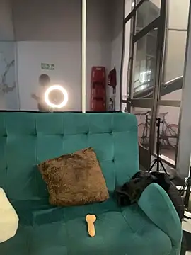 Antonella_Julieta Show in webcam