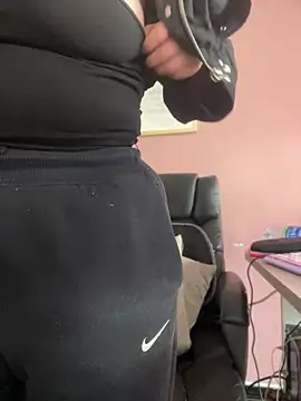 Diosa_Pinkk élő XXX-chatje